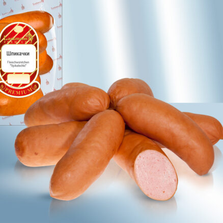 Especialidad de salchicha Brühwurst con trozos de tocino según receta rusa