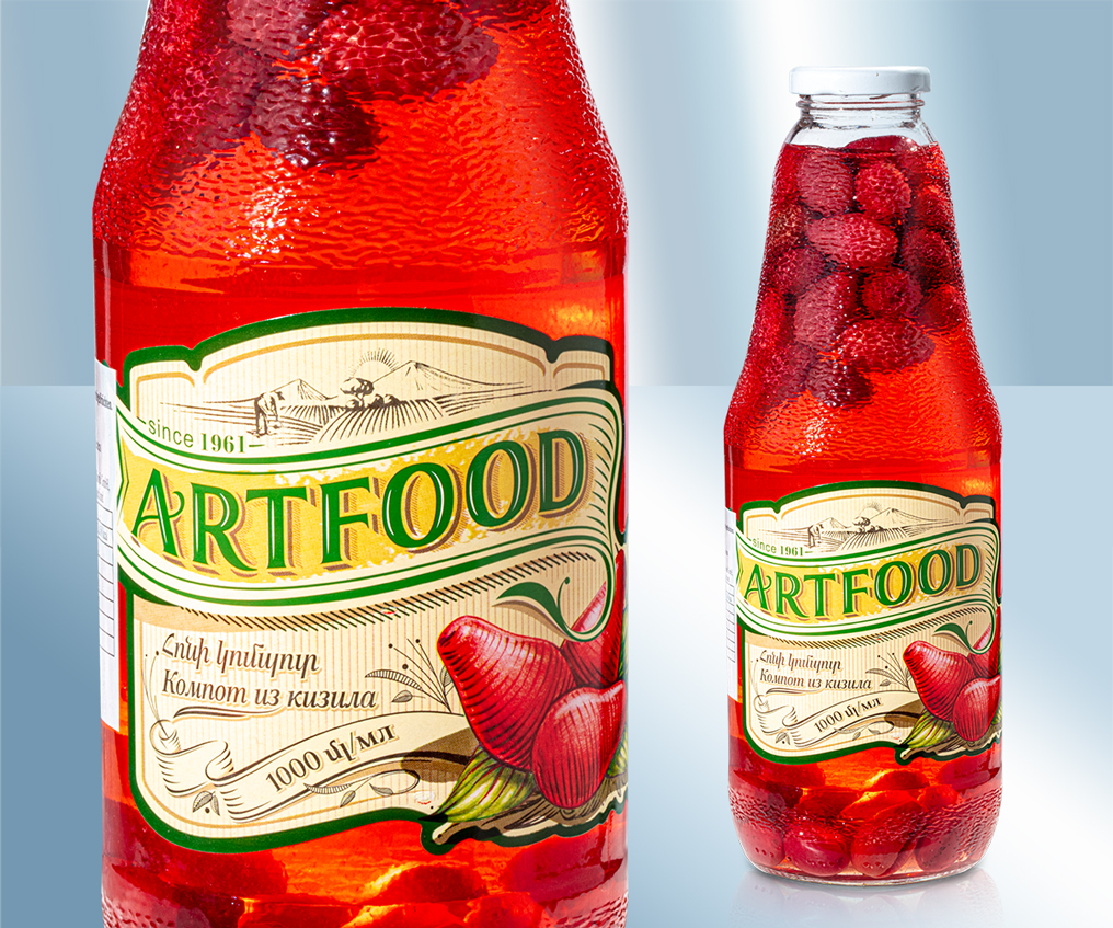 Кизиловый компот с цельными плодами